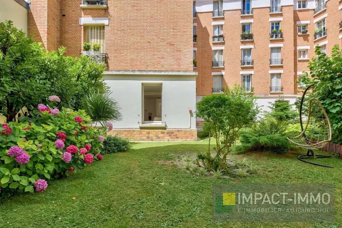 Appartement à COURBEVOIE