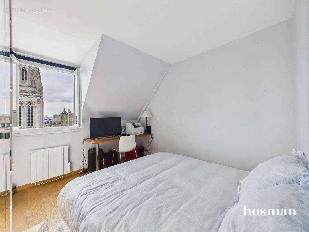 Appartement à PARIS-8E
