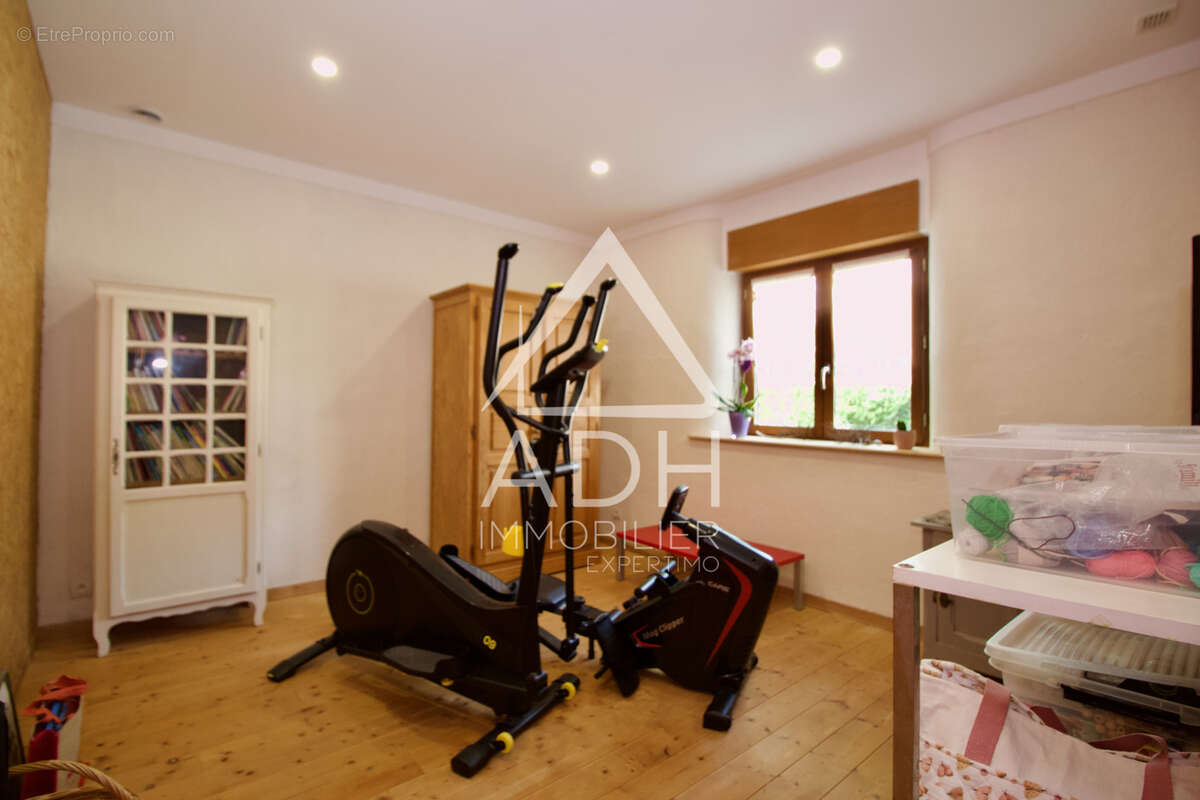 A VENDRE à MEZIERES SUR SEINE Maison 7 pièces / 5 chambres - 193m2 - photo 6