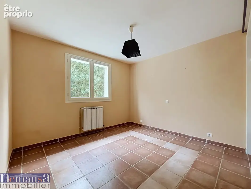 A vendre - nîmes   belle maison de plain-pied de 150 m2 avec piscine sur une parcelle de 2 100 m2 - photo 19