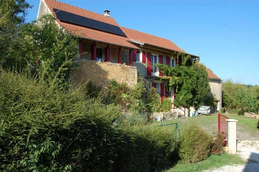 Maison à BEYNAC-ET-CAZENAC