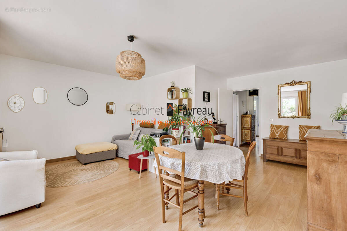 Appartement à L'HAY-LES-ROSES