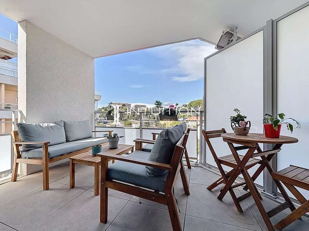 Appartement à LE CANNET