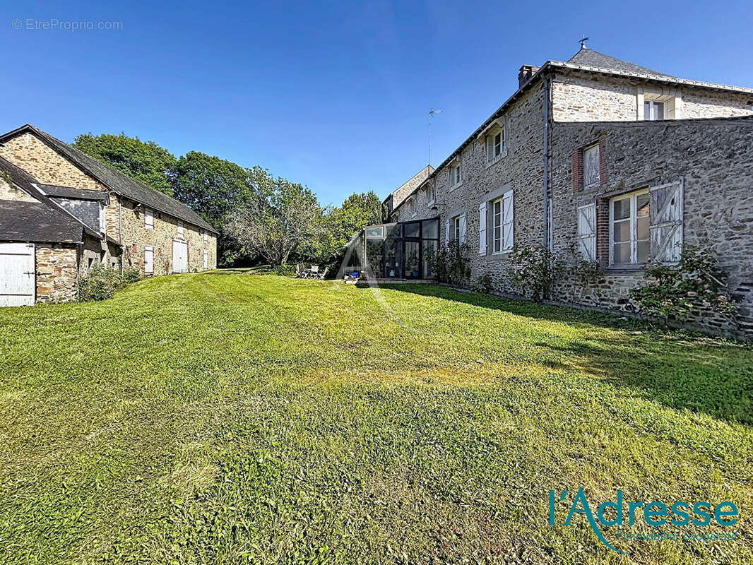 Maison à SAINT-JEAN-SUR-MAYENNE
