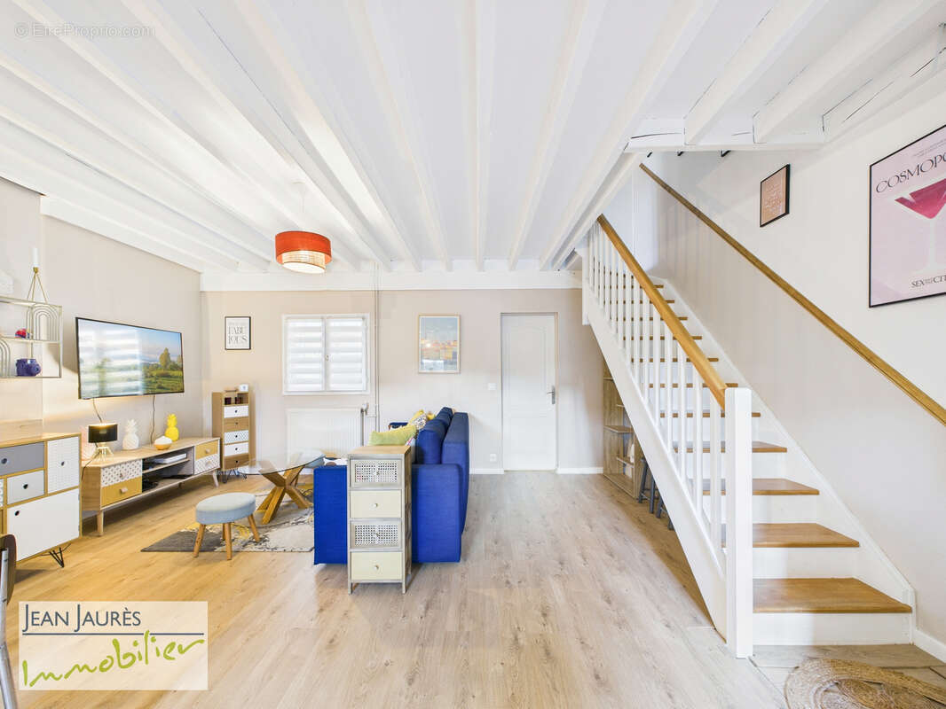 Maison à SAINTE-SAVINE