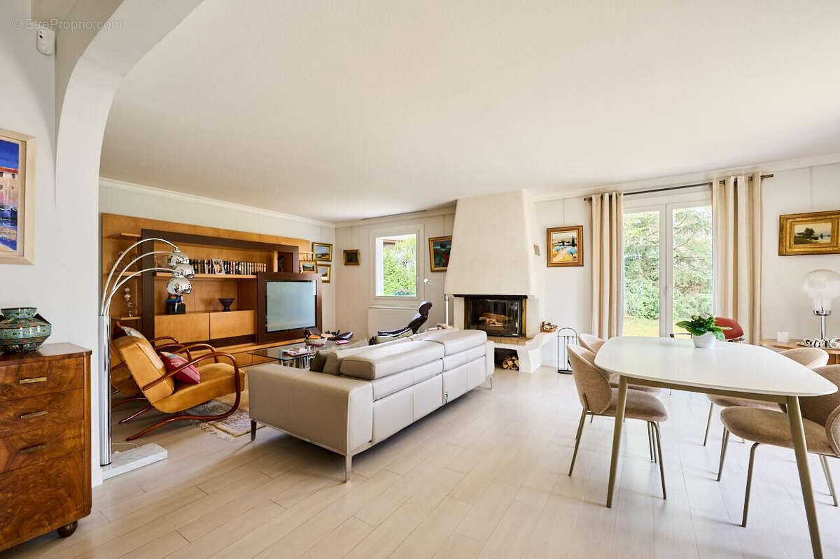 Maison à CHEVIGNY-SAINT-SAUVEUR