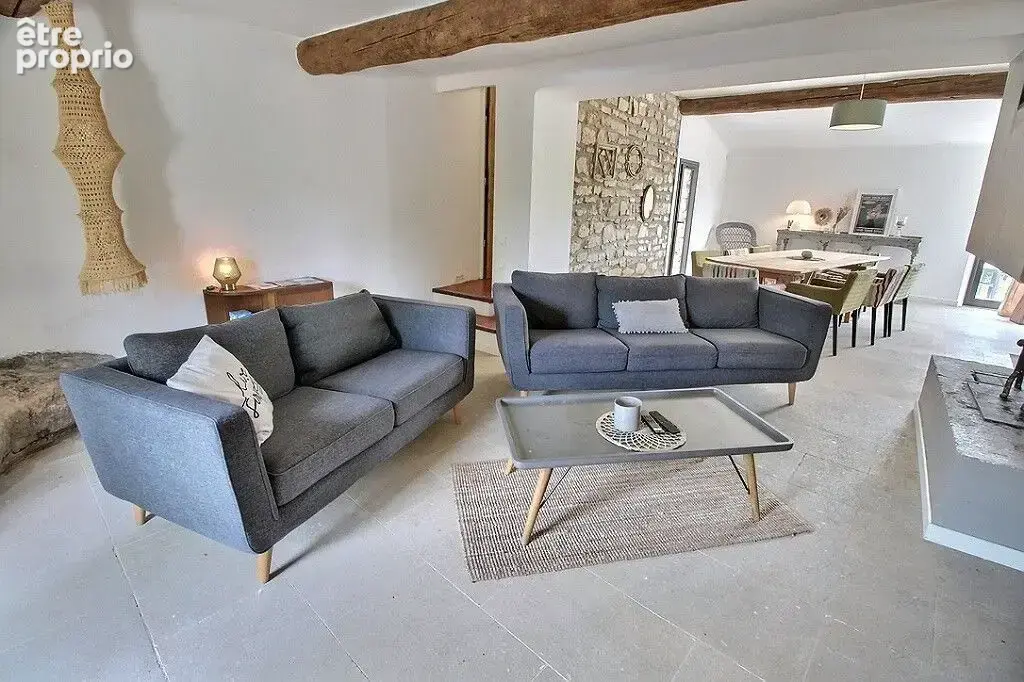 VENASQUE MAS EN PIERRE 225 m² sur plus d'un hectare de terrain arboré avec piscine et gîte. - photo 12