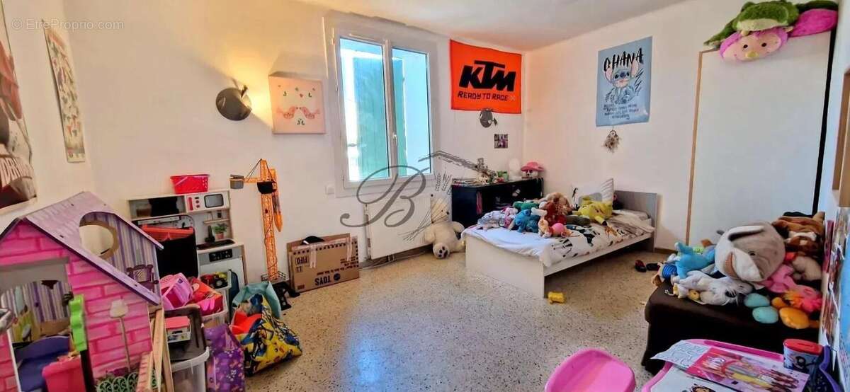 Maison à LA BASTIDE-DES-JOURDANS