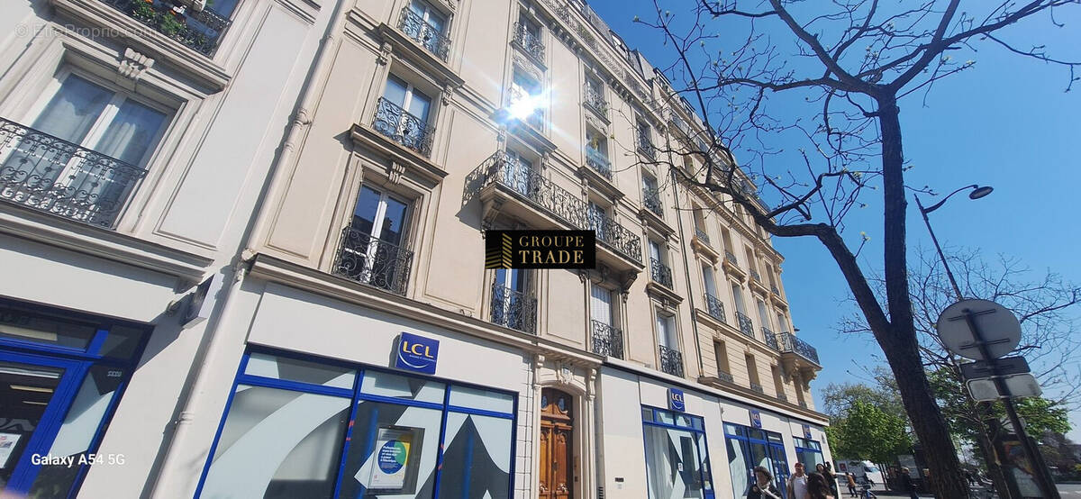 Commerce à PARIS-11E