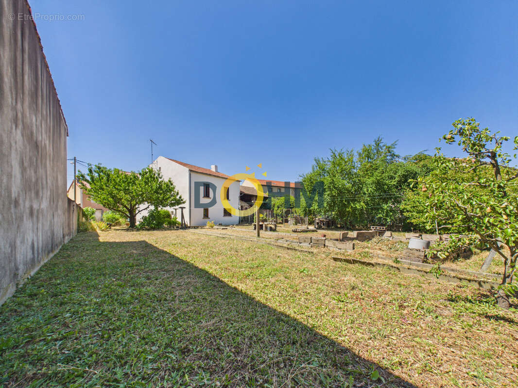 Maison de 138 m2 avec grange et terrain   Charbonnier-les-Mines - photo 14