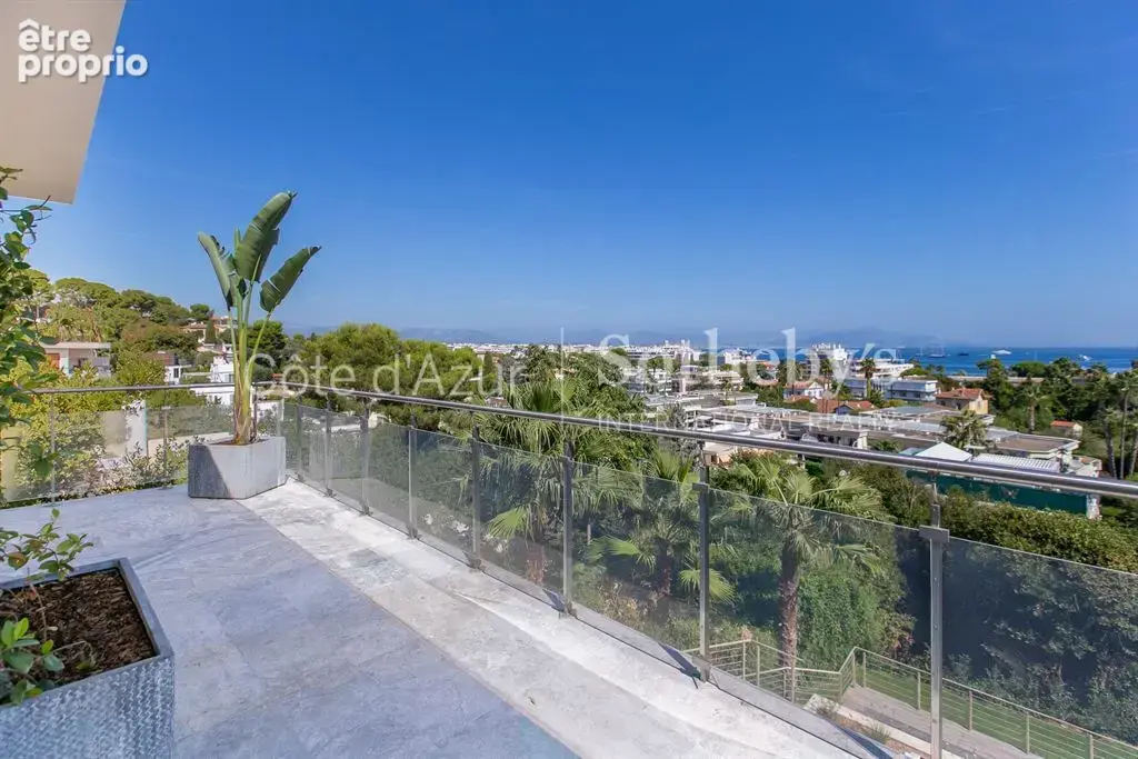 Cap d’Antibes, villa contemporaine de 320 m² avec piscine et vue mer - photo 4