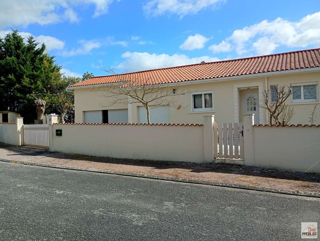 Maison à LOUZAC-SAINT-ANDRE