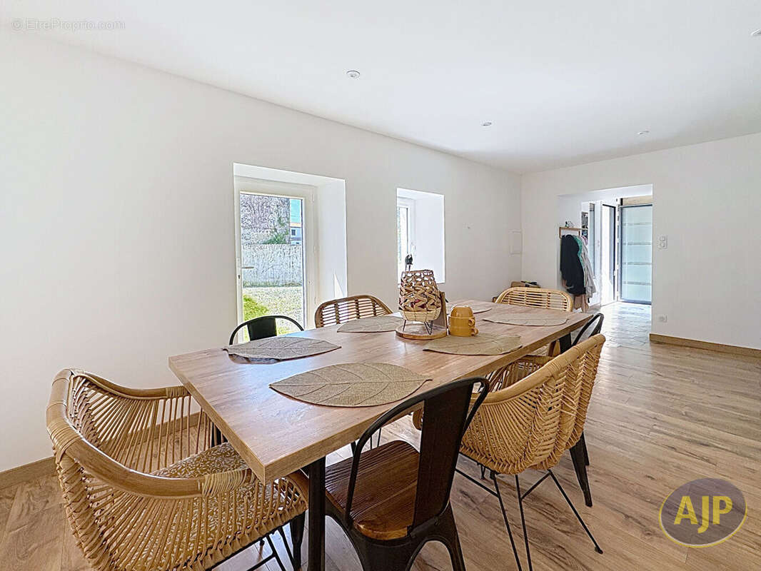 Maison Apremont 152.5 m²  habitables sur 6790 m² de terrain - photo 5