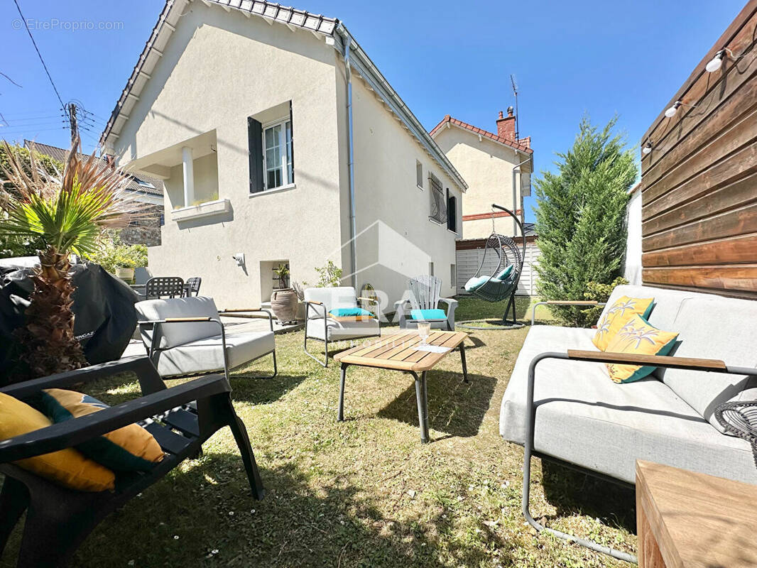 Maison à SARTROUVILLE