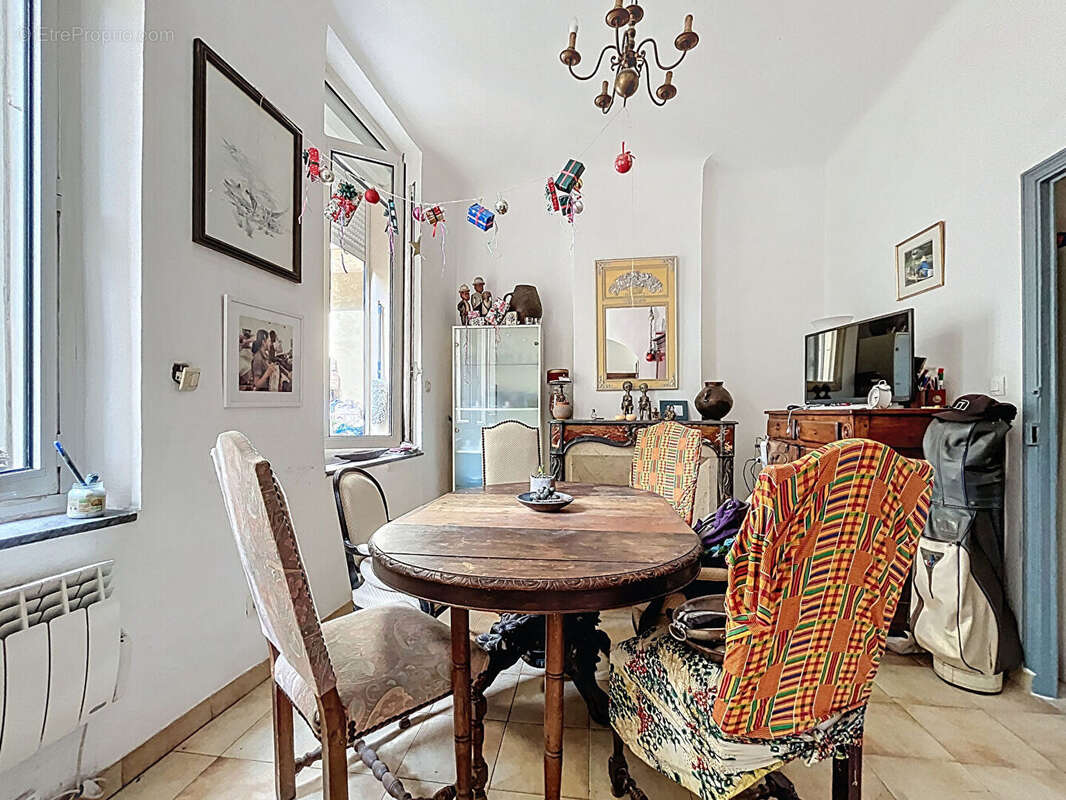 Appartement à MARSEILLE-6E