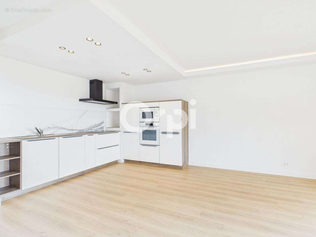 Appartement à MANDELIEU-LA-NAPOULE