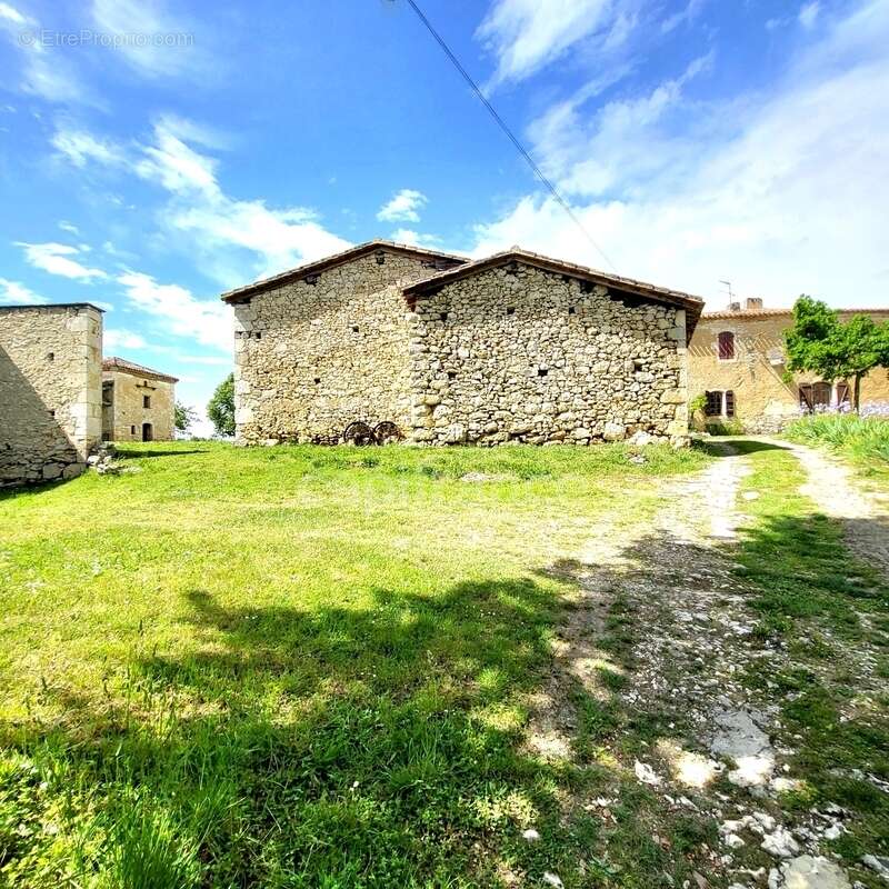Maison à SAINT-CLAR