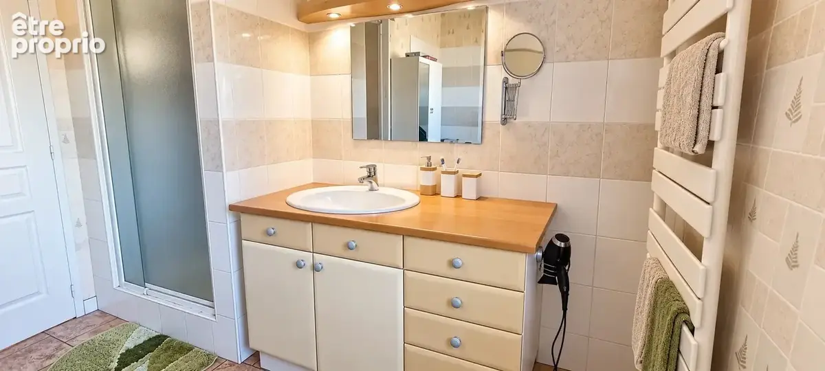Saint Pierre d'Eyraud , maison plain pied de 2005 sur 1155 m² de terrain . - photo 12