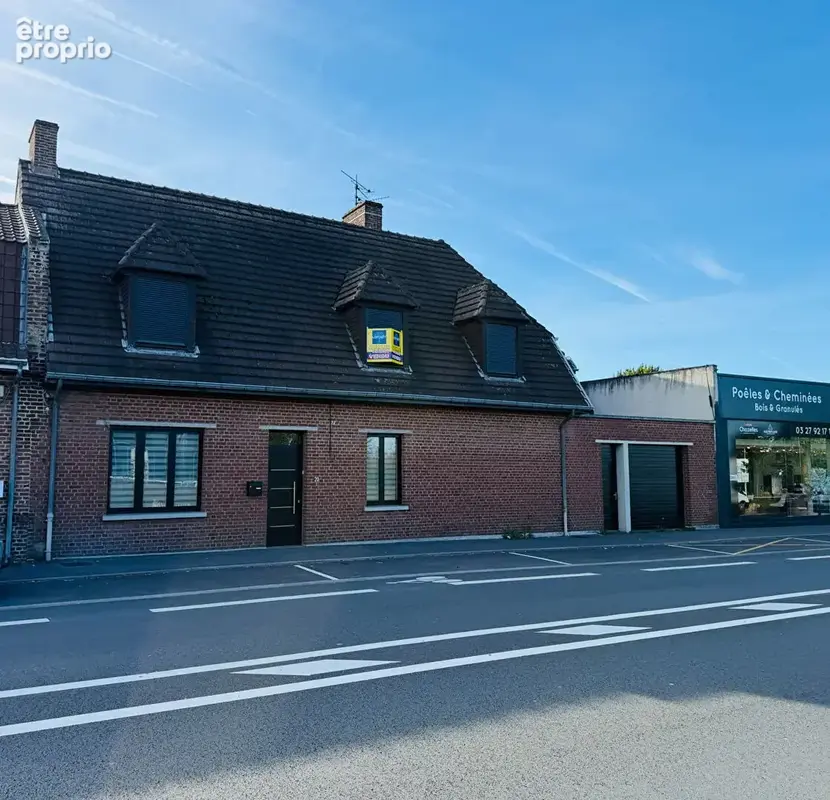 NOUS AVONS VENDU - Semi plain-pied de 253 m² sur propriété de 2050 m² avec piscine couverte sur Lambres Lez Douai - photo 2