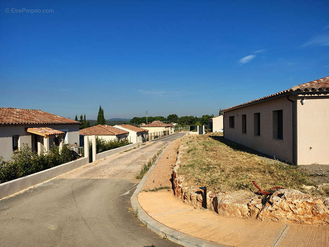 Tavernes, terrain constructible viabilisé de 1000m2 Plein Sud  vue campagne à Tavernes - photo 4