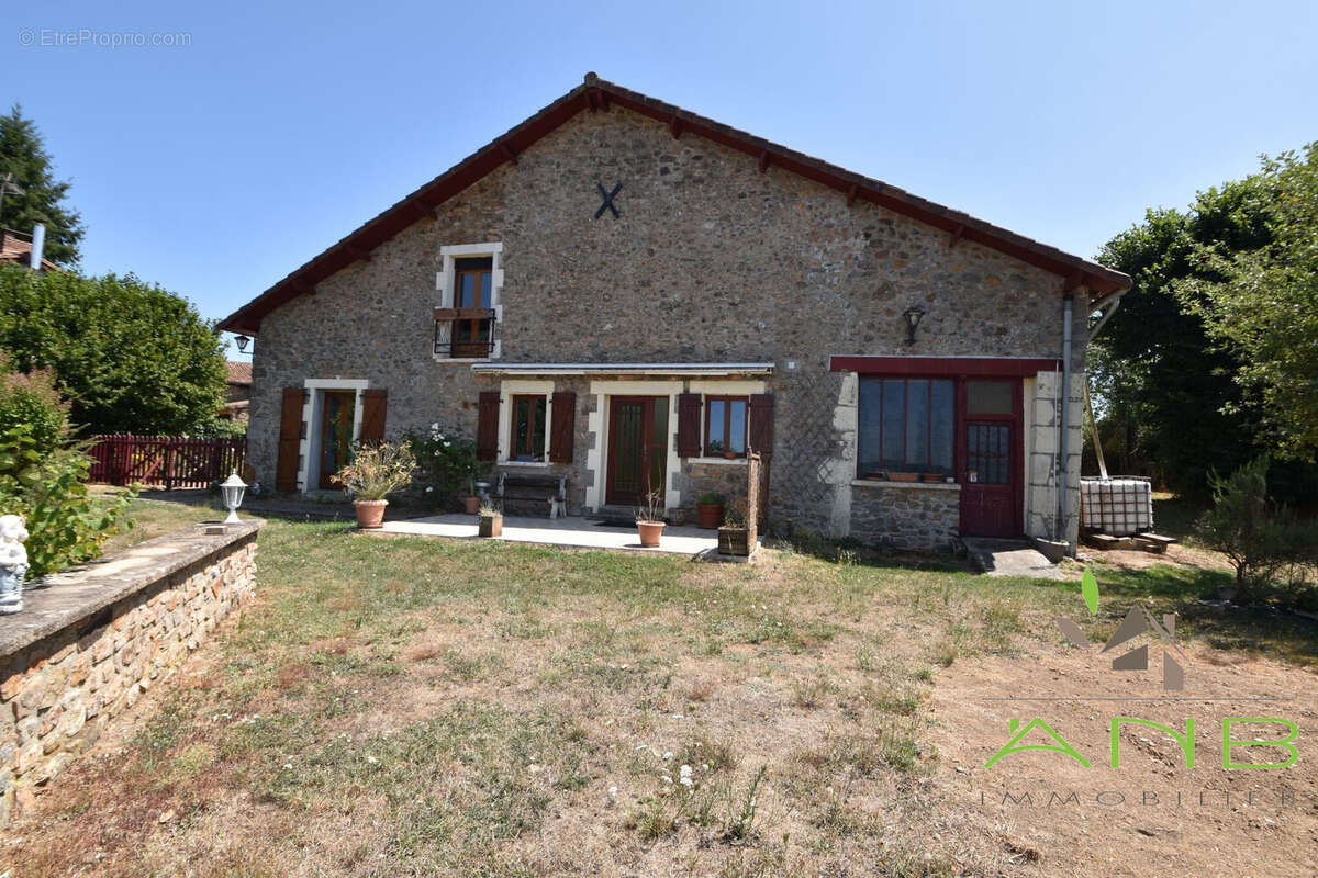 Maison 4 pièces 115 m² à vendre à Busserolles (24360) - photo 4