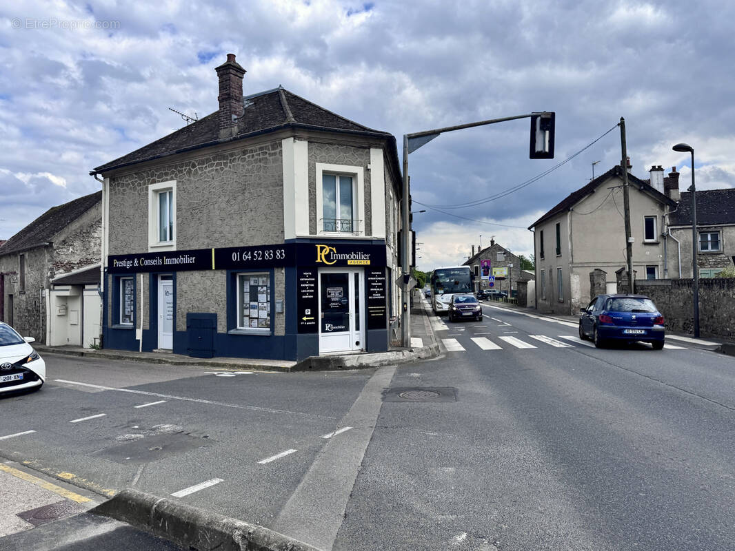 Commerce à SIVRY-COURTRY