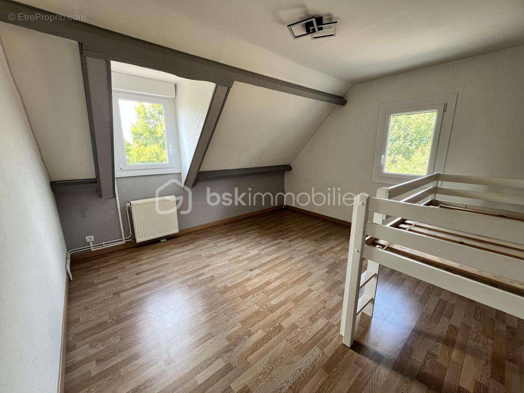 Propriété familiale de 156m² avec piscine, dépendances et vue dégagée sur la forêt des Bertranges - photo 19