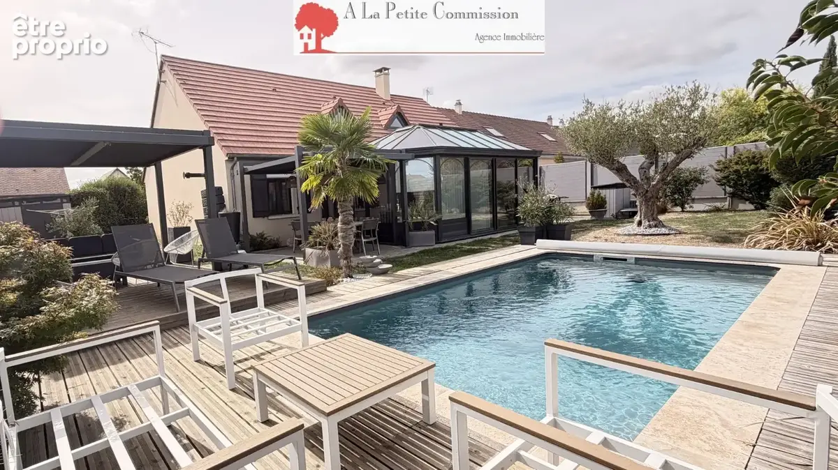 Maison 6 pièces 160 m² · à Chartres · 160 m² · 461 250 €