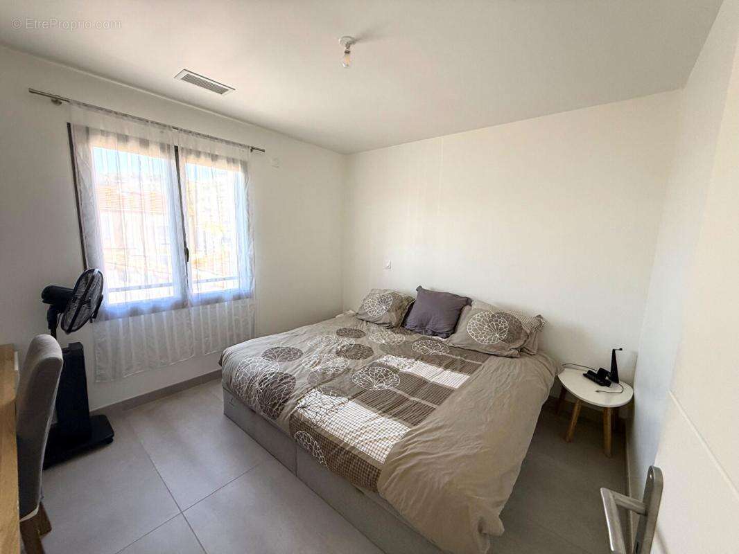 Maison à SAINT-CHAMAS