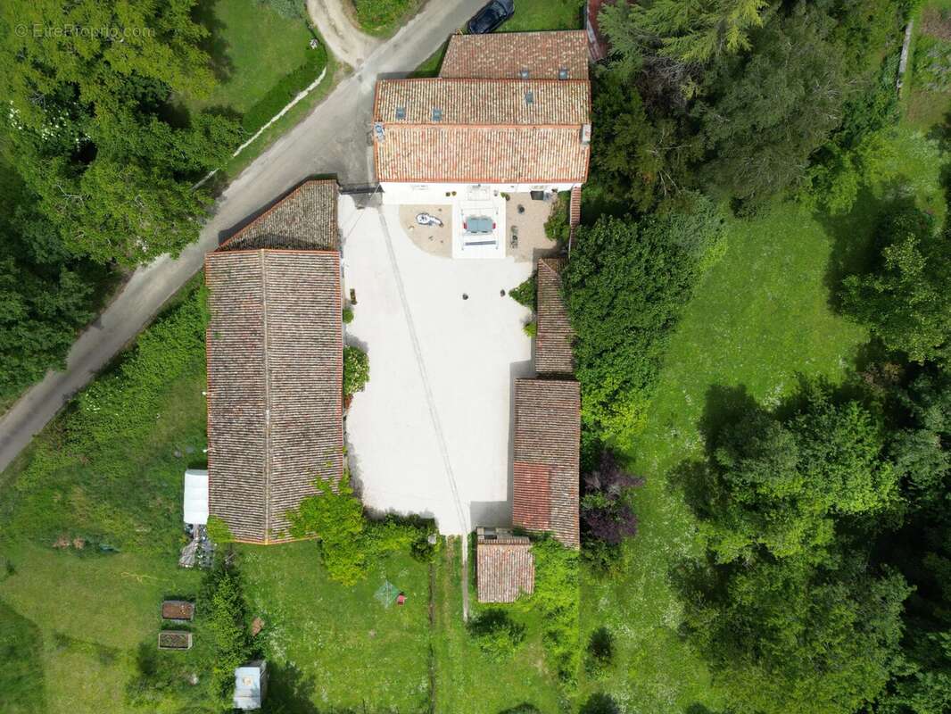 Maison à LA FORET-DE-TESSE