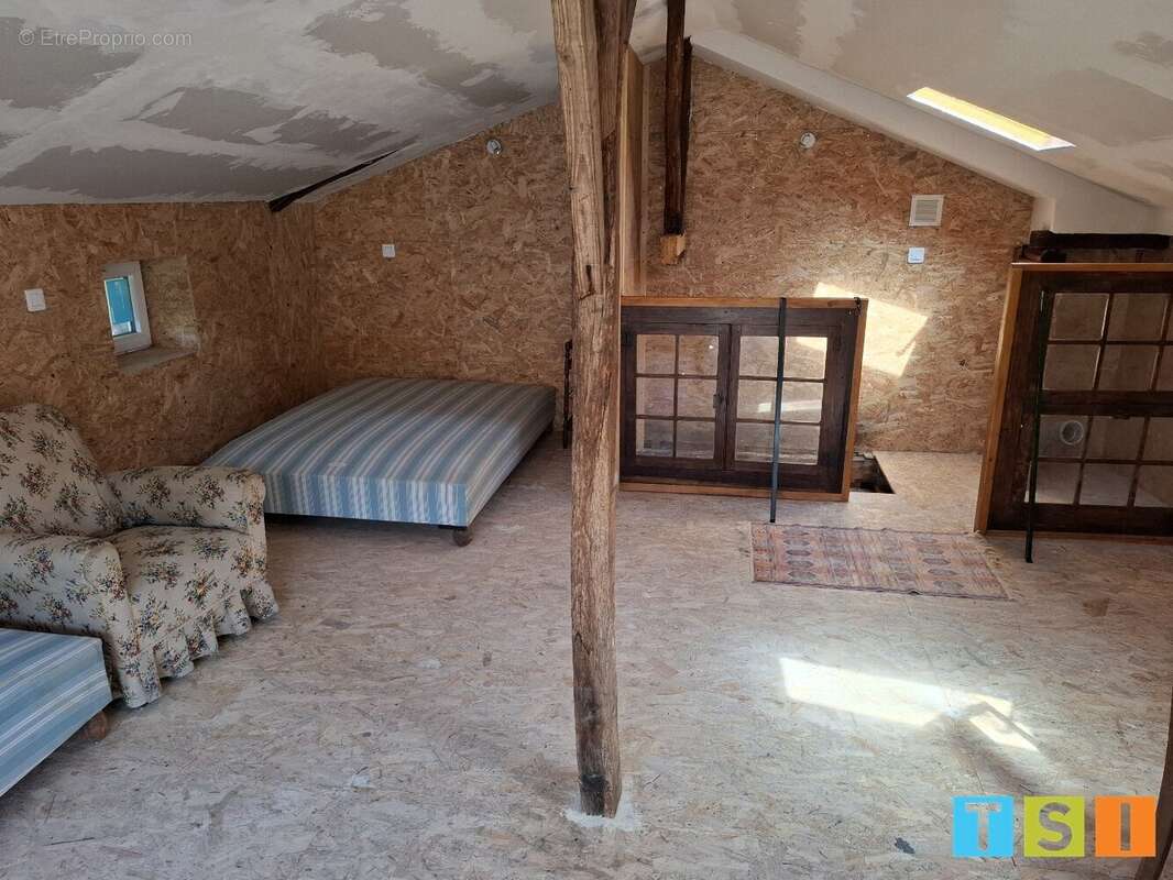 Vallée de la BAROUSSE: maison ancienne rénovée sur un terrain de 865 m². - photo 11
