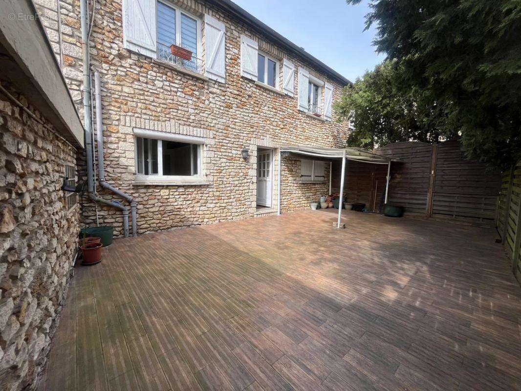 Maison à PLAISIR