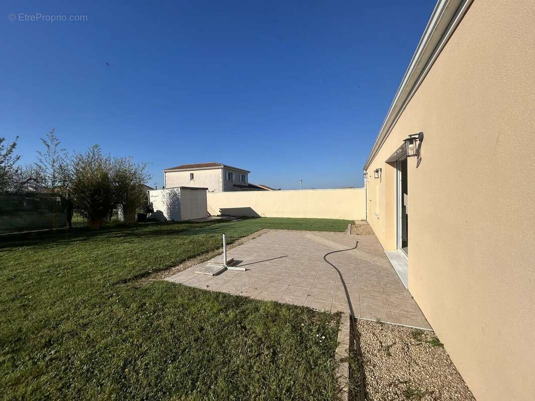 Maison à NEUVILLE-DE-POITOU