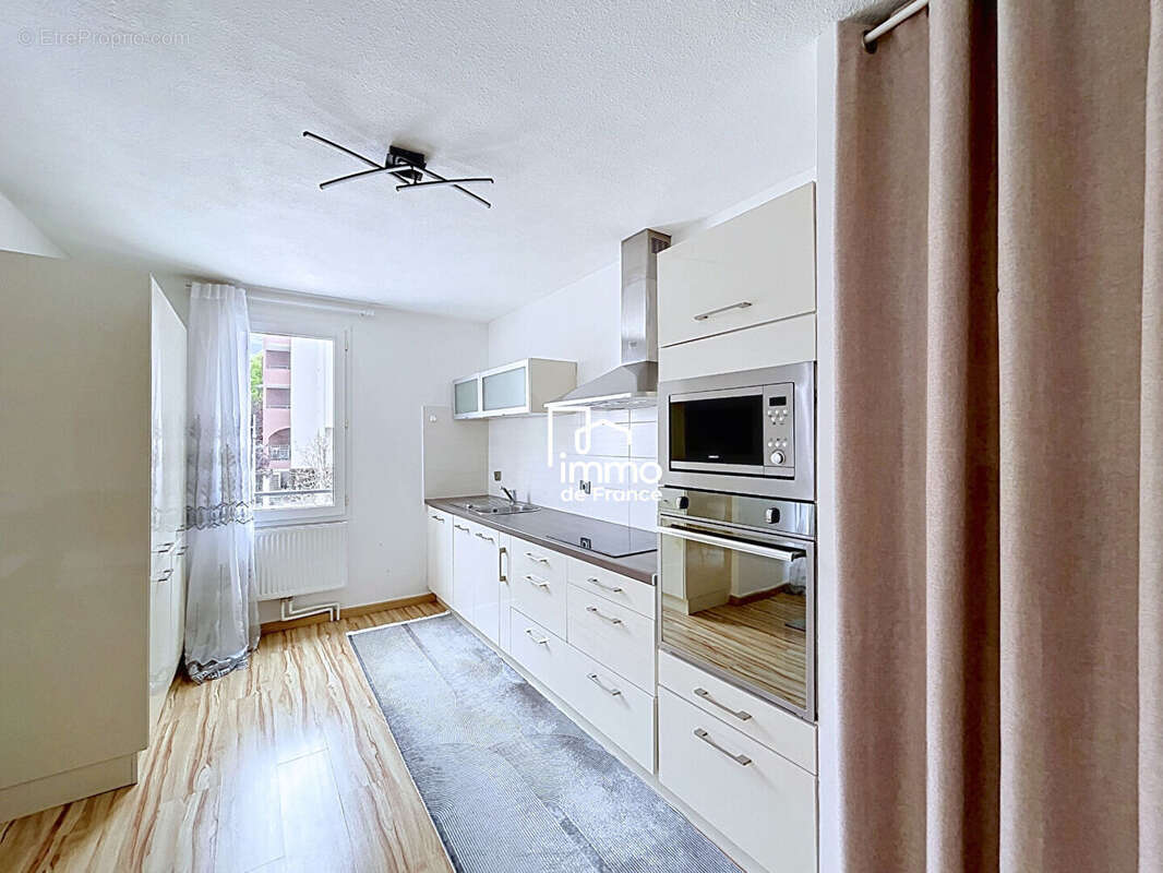 Appartement à SAINT-GENIS-POUILLY
