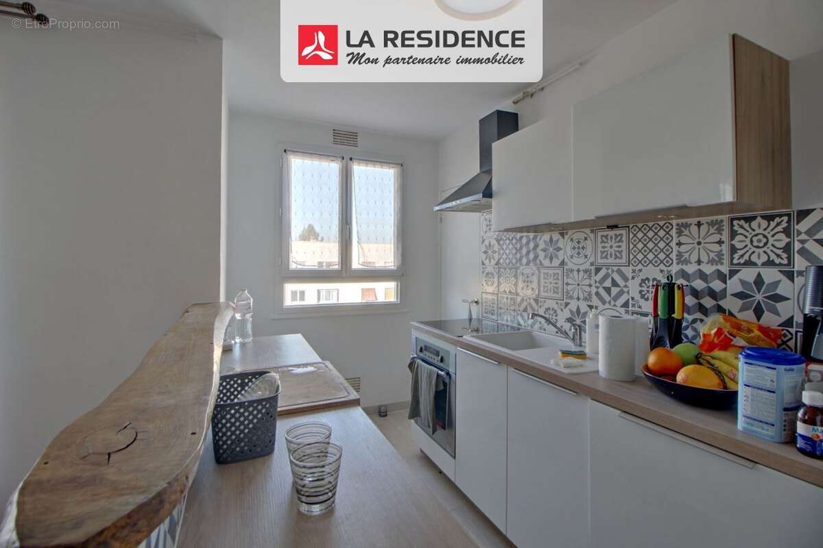 Appartement à LES CLAYES-SOUS-BOIS