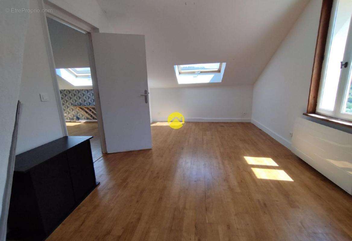 Maison à PUY-GUILLAUME