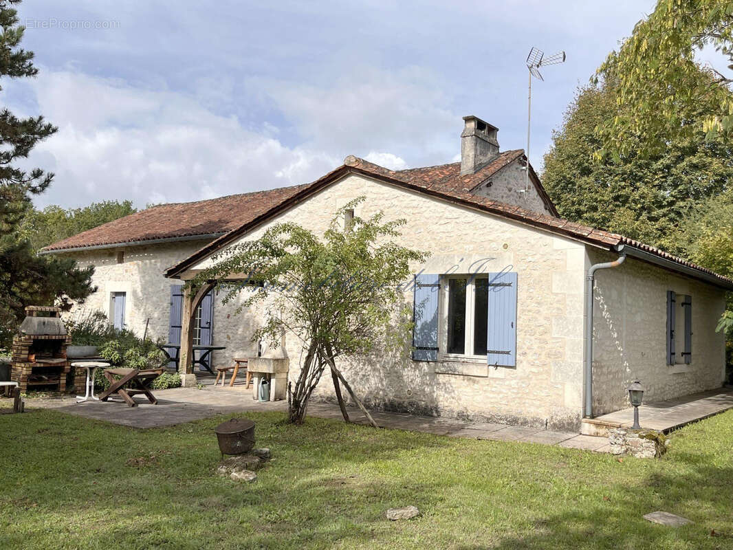 Maison à PAUSSAC-ET-SAINT-VIVIEN