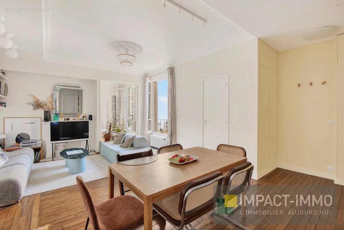 Appartement à COURBEVOIE