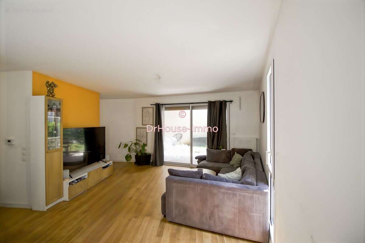 Appartement à COLLONGES-AU-MONT-D'OR