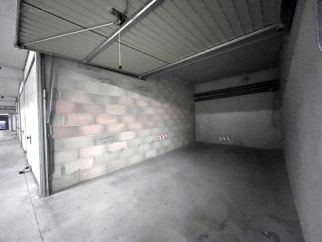 Parking à MARSEILLE-15E