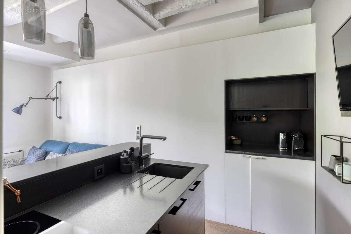 Appartement à PARIS-1E