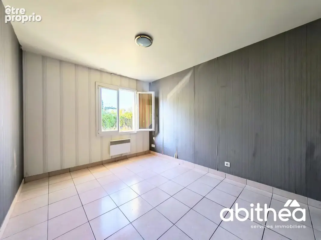 Maison de 98 m2 à rafraîchir sur un terrain de 2000 m2 - photo 8