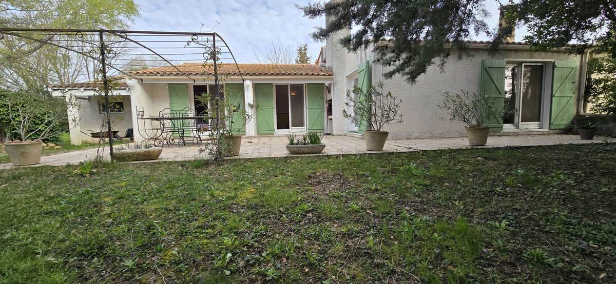 Maison à MORIERES-LES-AVIGNON