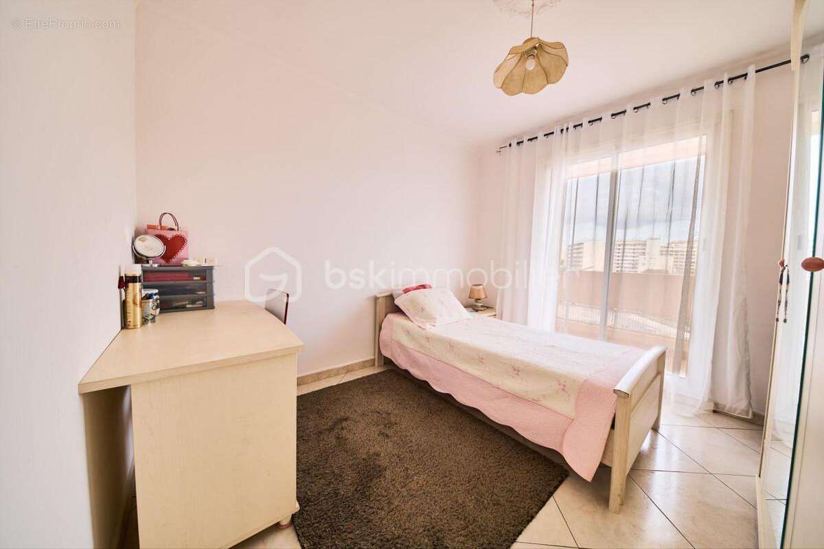 Grand T4 de 92 m², 3 chambres, Résidence sécurisée, Balcon, Aucun travaux - photo 4