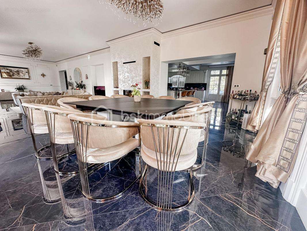 Maison à DAMMARIE-LES-LYS