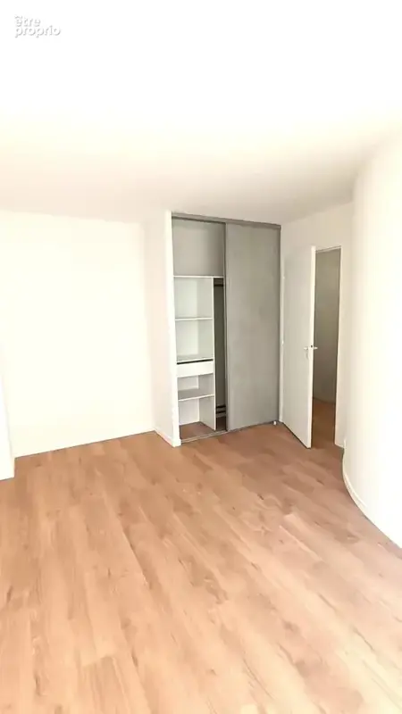 3 Pièces 53m² avec balcon et parking sous-sol. - photo 6