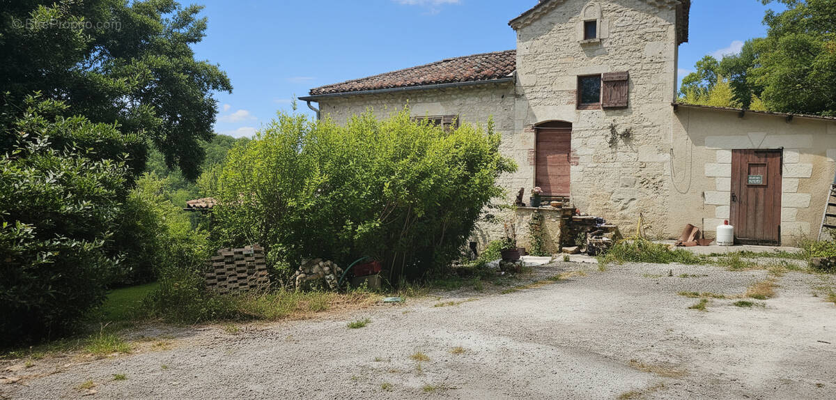 Maison à SAUVETERRE