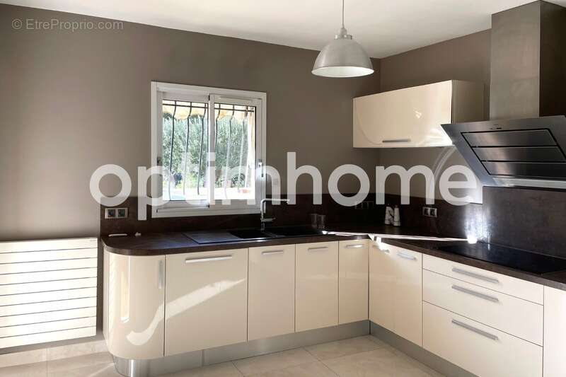 Maison à SAINT-LAURENT-DU-VAR