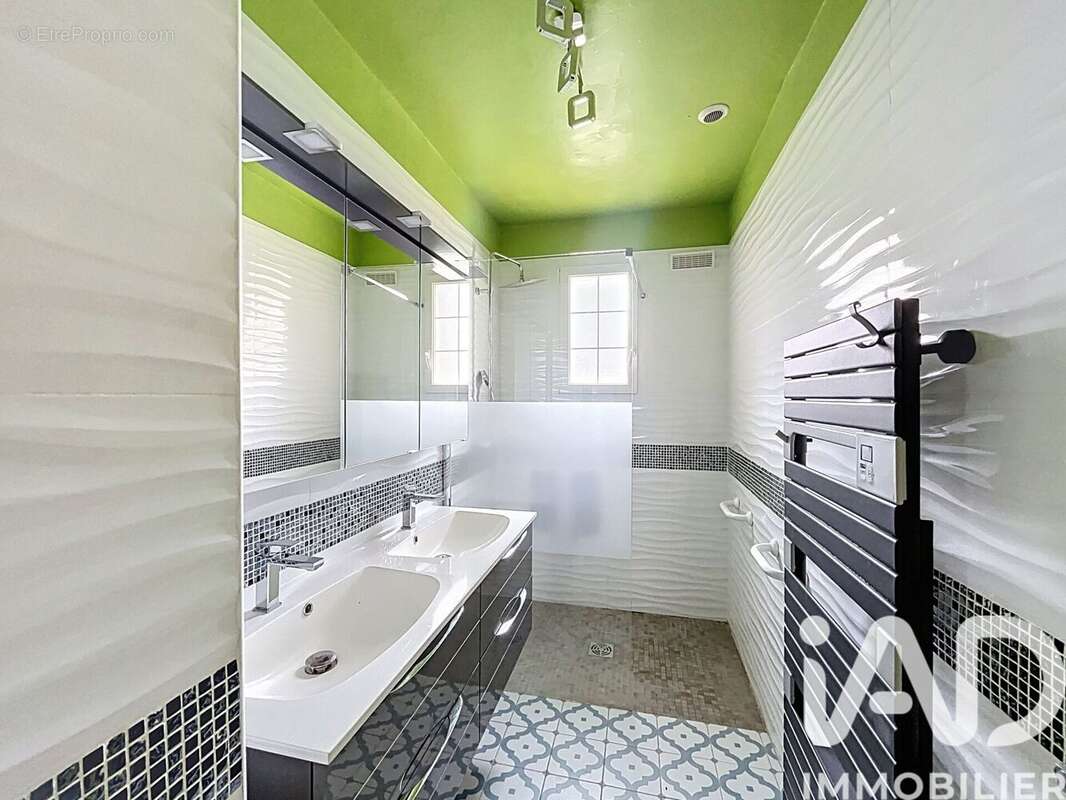 Photo 8 - Maison à ETREPAGNY