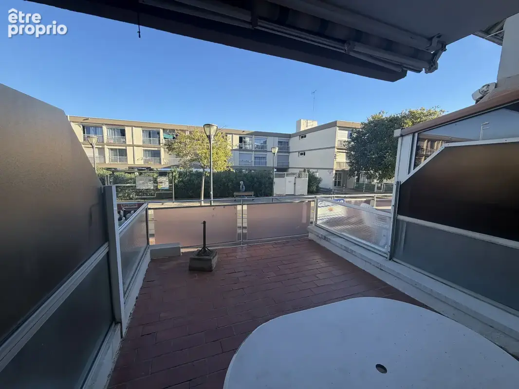 T1 grande terrasse et parking - photo 2